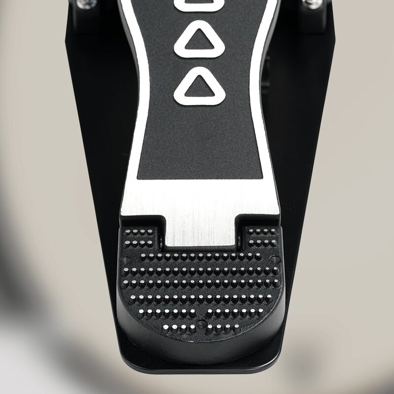 DW 2000 Series footboard and integrated hinge