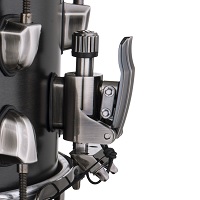 Cylinder-Drive strainer on the Mapex Black Panther Hydro snare