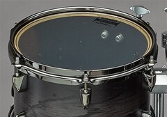 Yamaha Live Custom Hybrid Oak UZU Earth Sunburst 5Pc Shell Pack - Yamaha DynaHoop and Remo drumhead detail