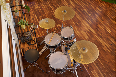 Yamaha Stage Custom Hip configured for quiet home practice